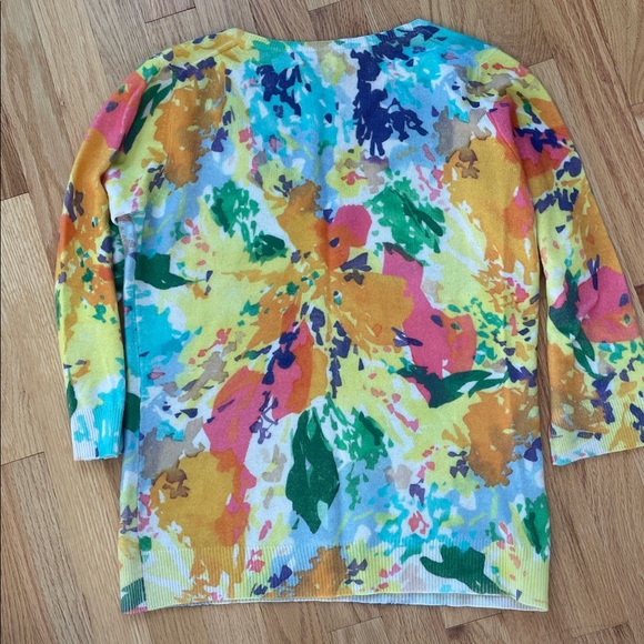 Kinross 100% Cashmere V-neck. - Picture 3 of 6